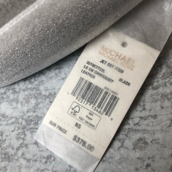 Michael Kors Black Leather Jet Set Item
E W Zip Crossbody Bag Gold Hardware - Picture 6 of 10